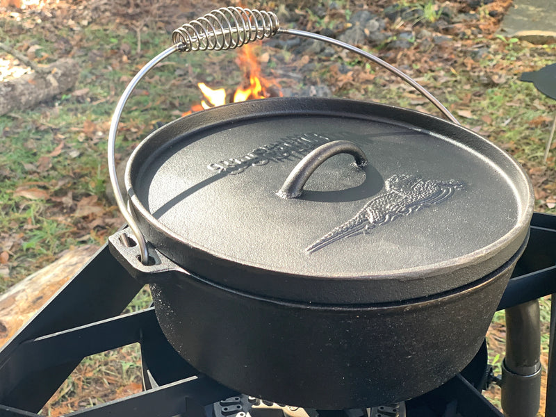 Load image into Gallery viewer, 4-Qt Cast Iron Dutch Oven
