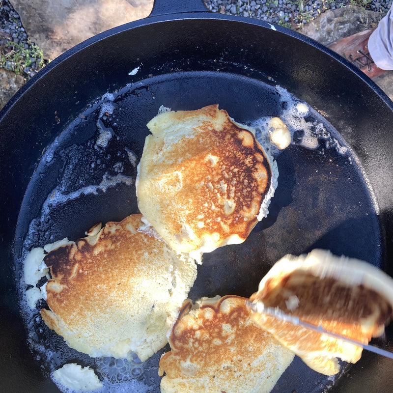 Load image into Gallery viewer, 3-Qt Cast Iron Covered Skillet
